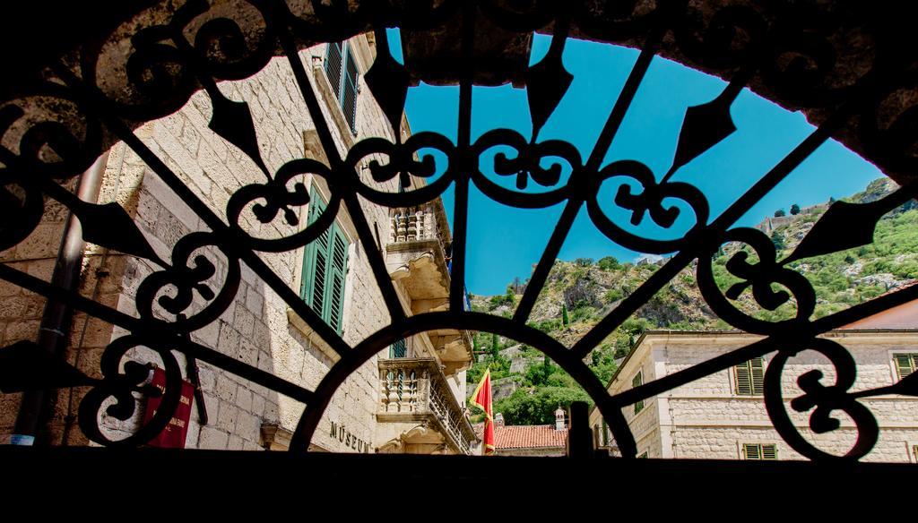 Old Town Museum Square Apartment Котор Экстерьер фото