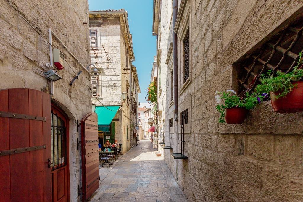 Old Town Museum Square Apartment Котор Экстерьер фото