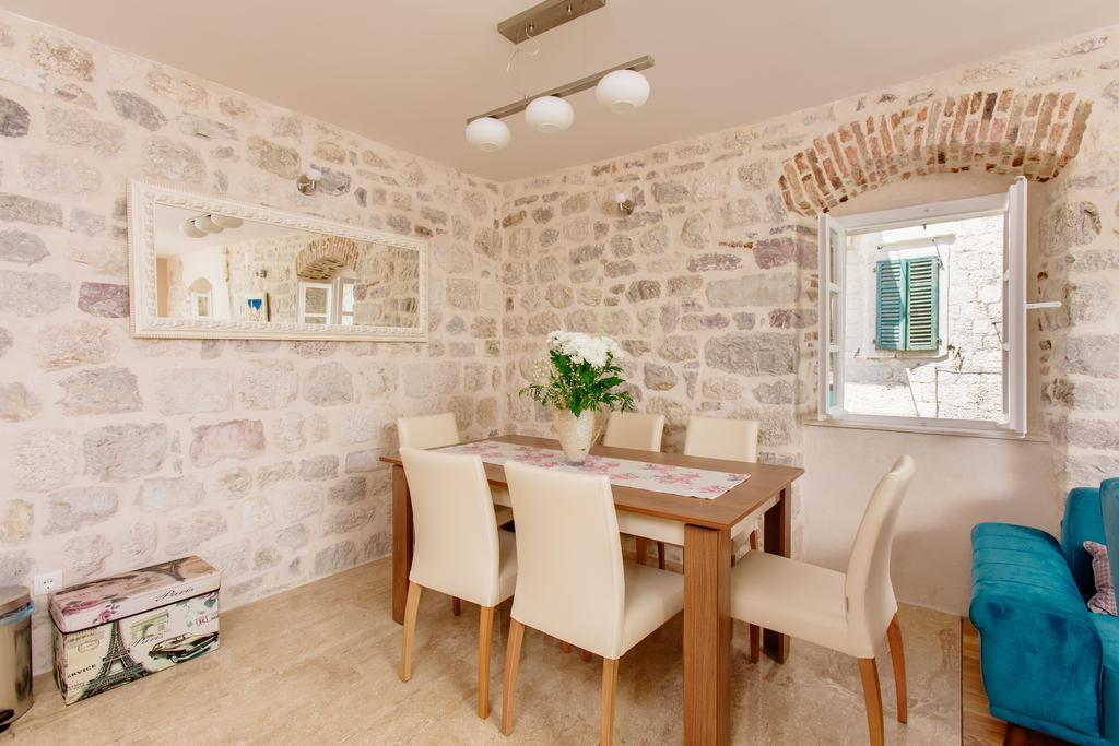 Old Town Museum Square Apartment Котор Экстерьер фото