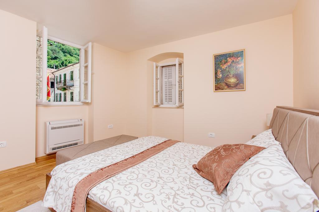 Old Town Museum Square Apartment Котор Экстерьер фото
