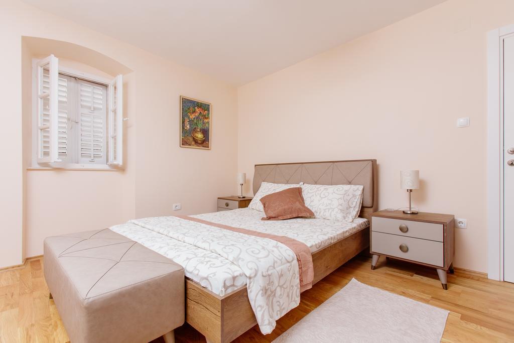 Old Town Museum Square Apartment Котор Экстерьер фото